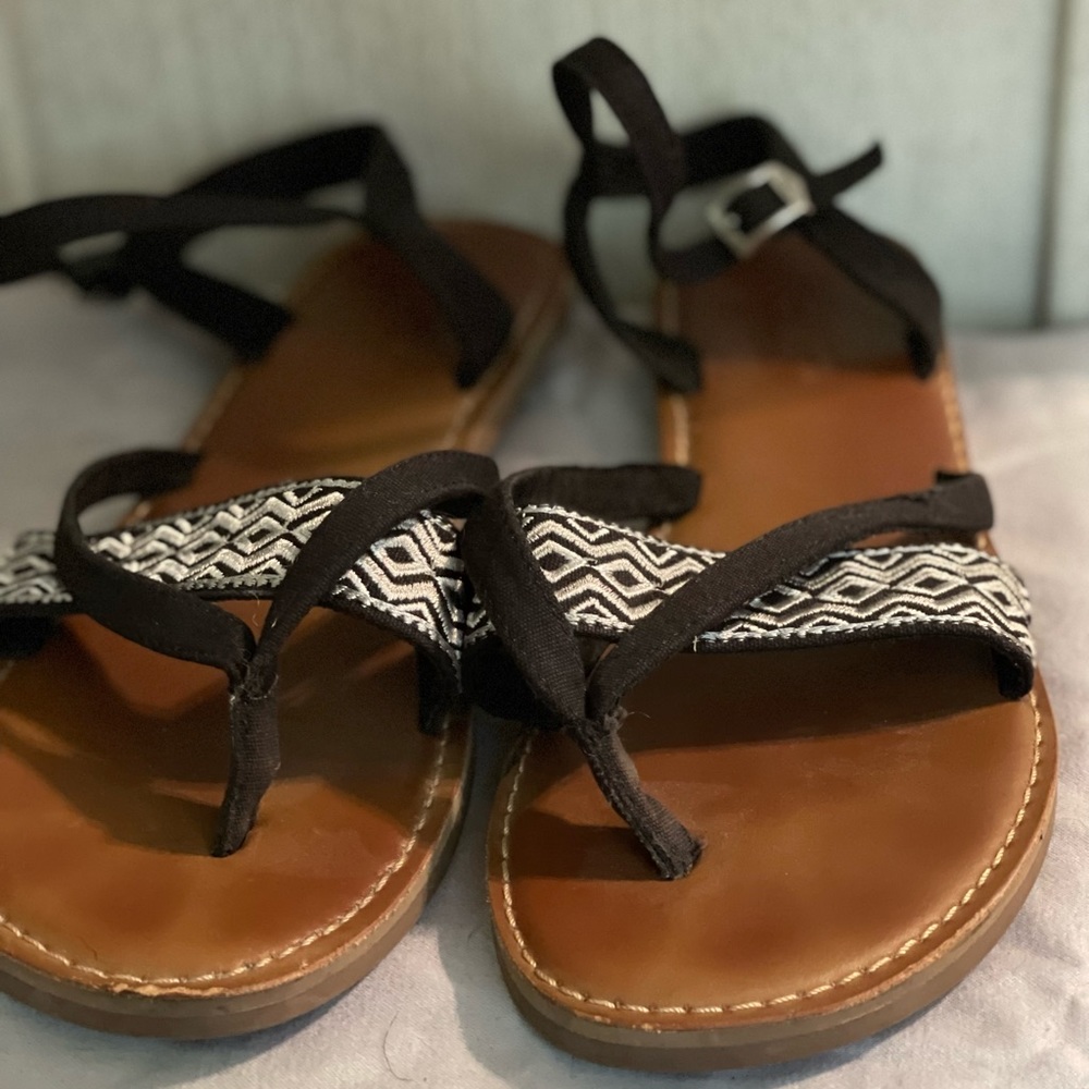toms lexie geometric sandal